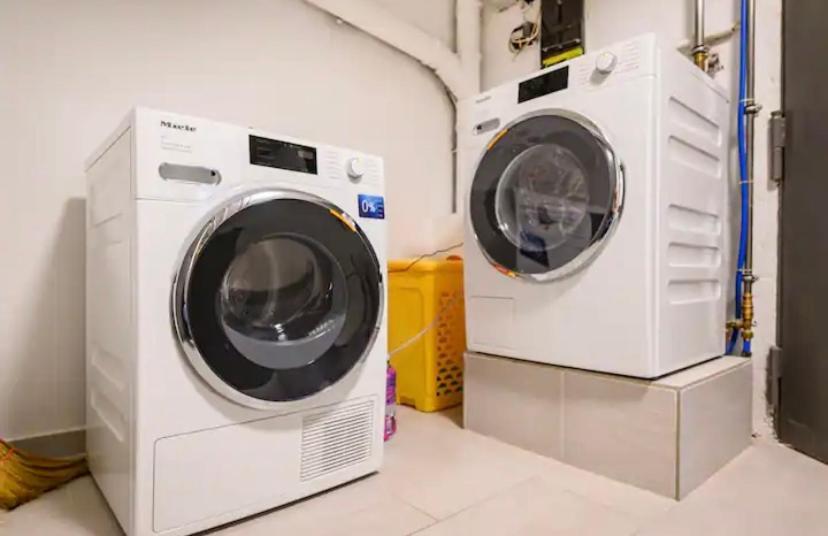 Guenstiges Gruenes Ferienzimmer Mit Separater Moderner Dusche 로라흐 외부 사진