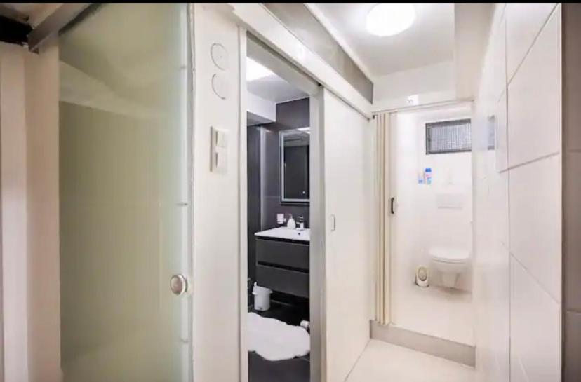 Guenstiges Gruenes Ferienzimmer Mit Separater Moderner Dusche 로라흐 외부 사진