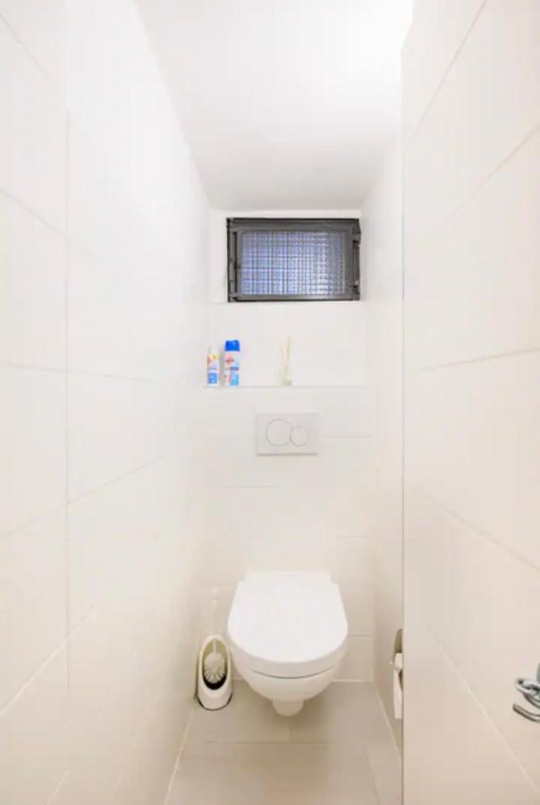 Guenstiges Gruenes Ferienzimmer Mit Separater Moderner Dusche 로라흐 외부 사진
